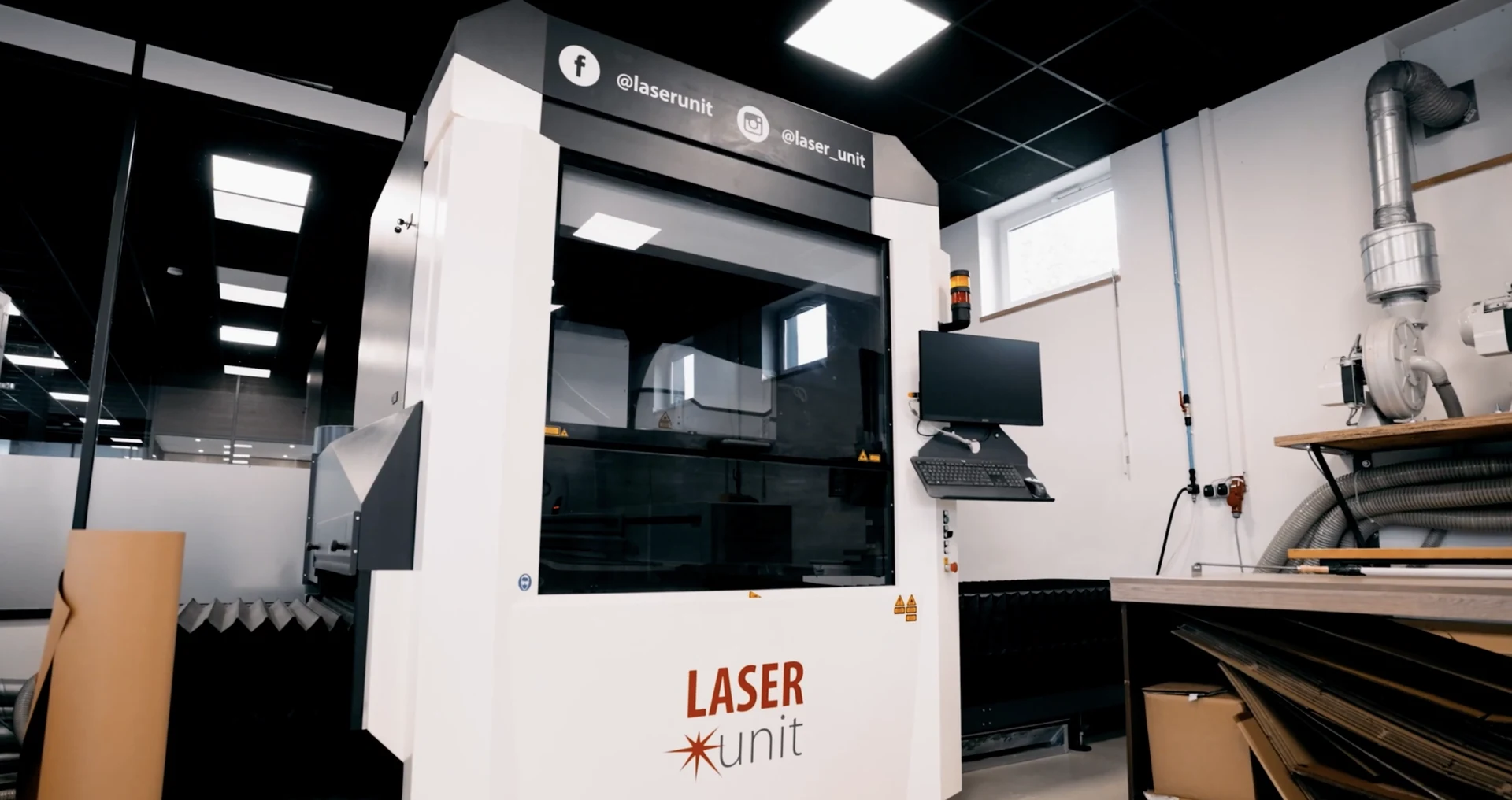 Lasermaschine in der LASERunit-Werkstatt