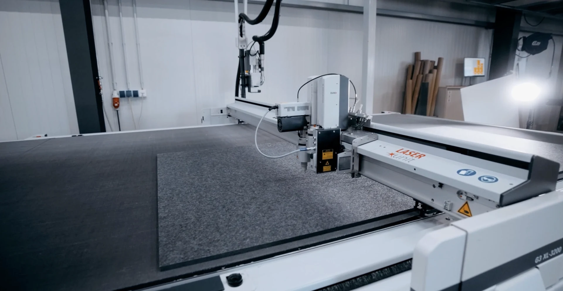 Großformatiger Schneideplotter bei LASERunit